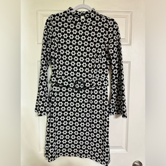 Joanie Clothing Tate monochrome daisy dress - Picture 7 of 7
